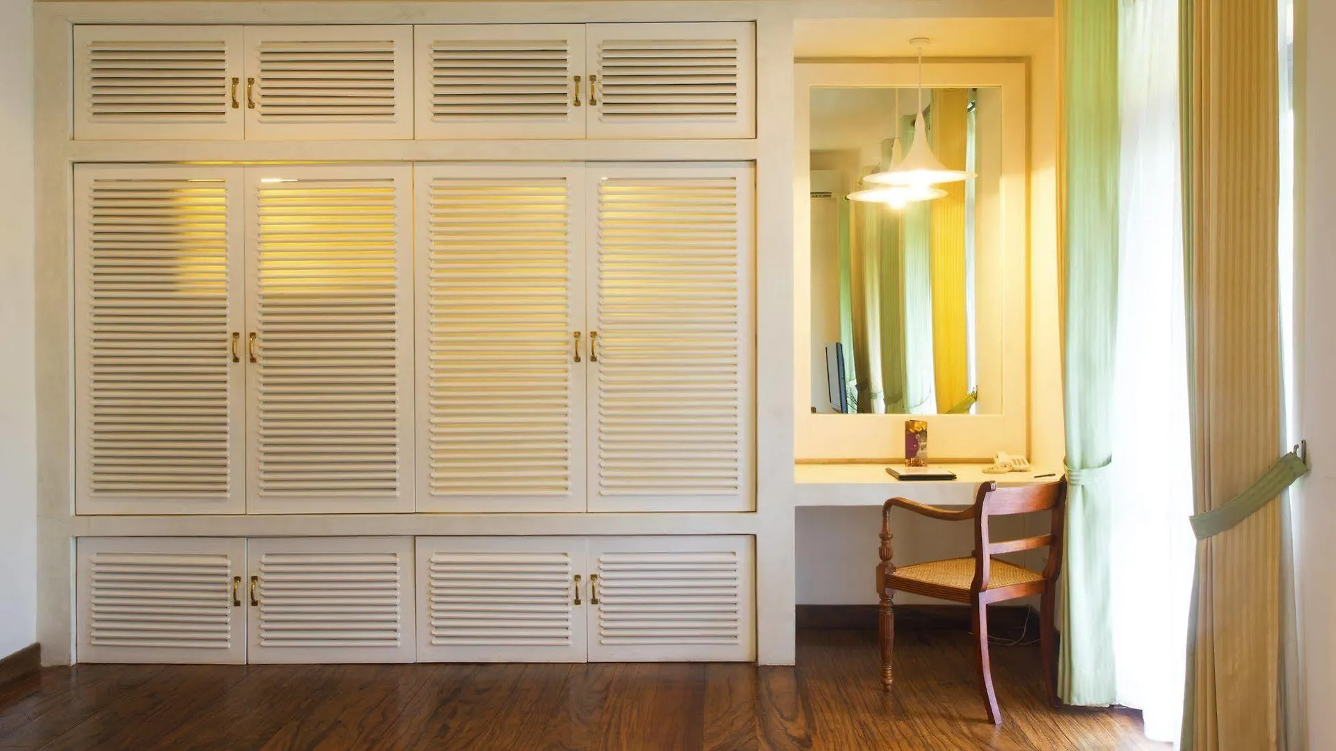 Zylan Luxury Villa Colombo Hotel